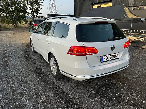 Volkswagen Passat 5 of 15