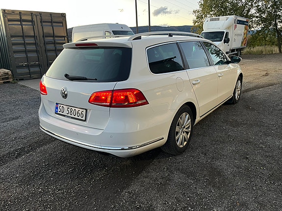 Volkswagen Passat 4 of 15