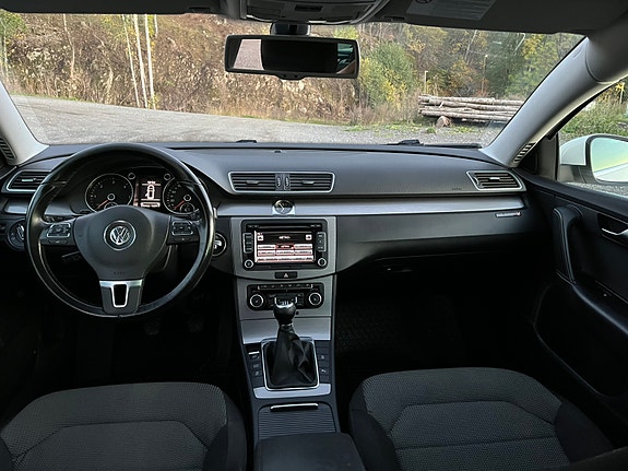 Volkswagen Passat 7 of 15