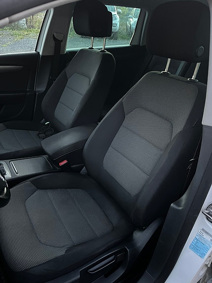 Volkswagen Passat 6 of 15