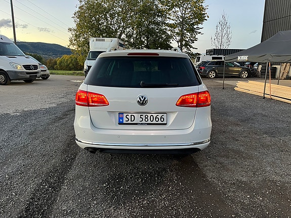 Volkswagen Passat 3 of 15