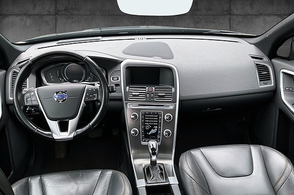 Volvo XC60 5 of 7