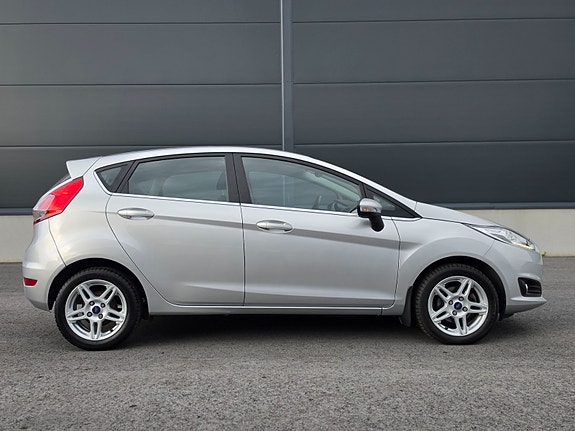 Ford Fiesta 6 of 27