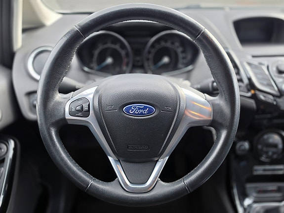 Ford Fiesta 12 of 27