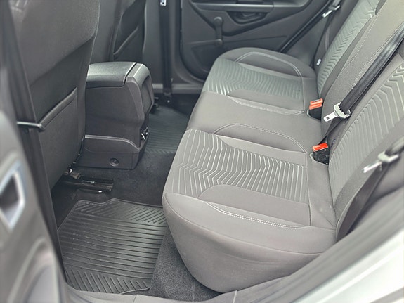 Ford Fiesta 24 of 27