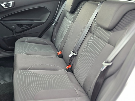 Ford Fiesta 25 of 27