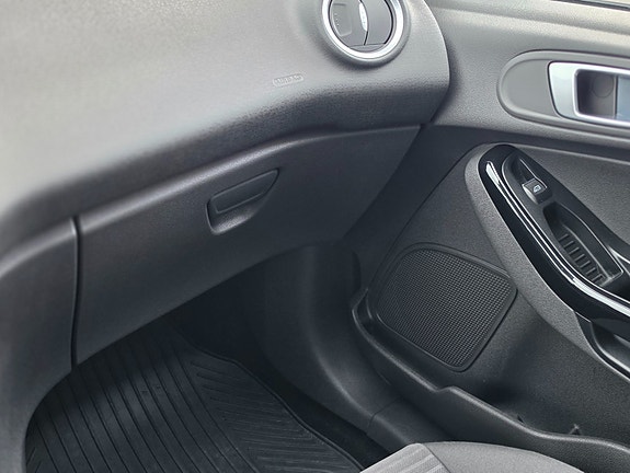 Ford Fiesta 23 of 27