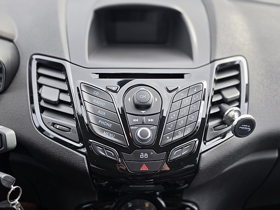 Ford Fiesta 14 of 27