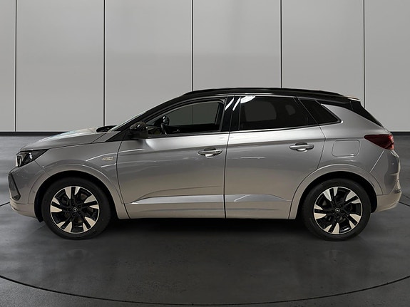 Opel Grandland 2 of 30