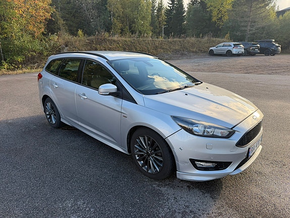 Ford Focus 4 of 13