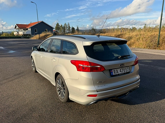 Ford Focus 9 of 13