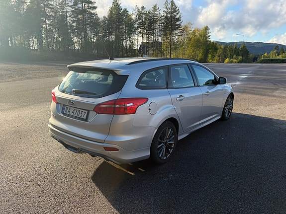 Ford Focus 7 of 13