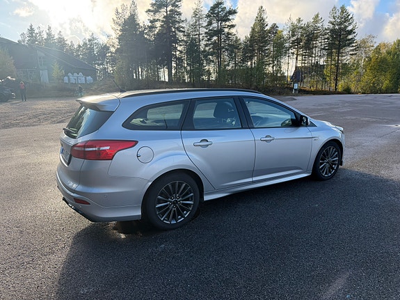 Ford Focus 5 of 13