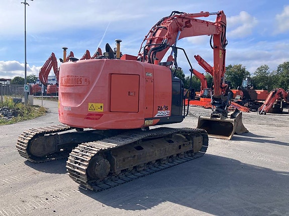 Hitachi ZX225USLC-6 3 of 10