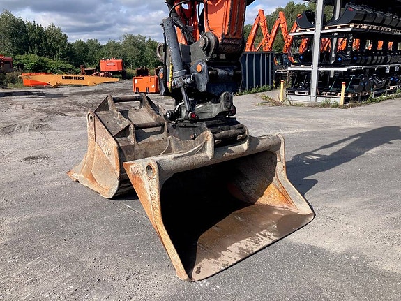 Hitachi ZX225USLC-6 7 of 10