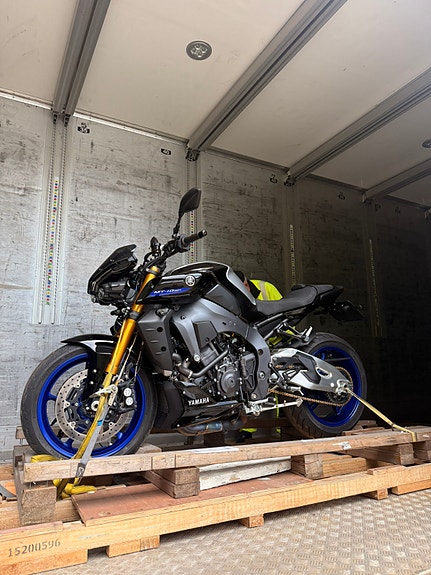 Yamaha MT-10 SP 9 of 10