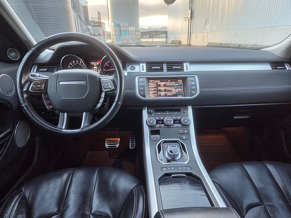 Land Rover Range Rover Evoque 21 of 30