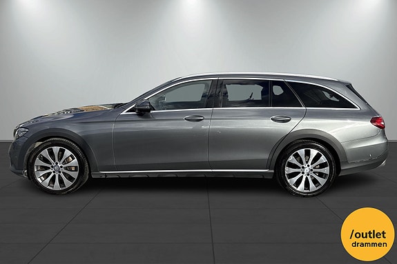 Mercedes-Benz E220 d 2 of 26