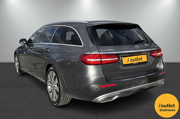 Mercedes-Benz E220 d 3 of 26