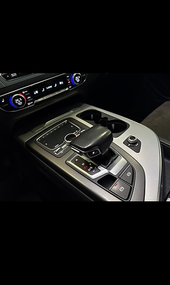 Audi Q7 9 of 22