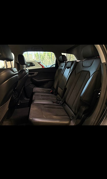 Audi Q7 7 of 22