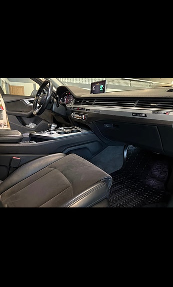 Audi Q7 10 of 22