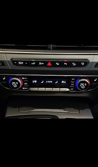 Audi Q7 12 of 22