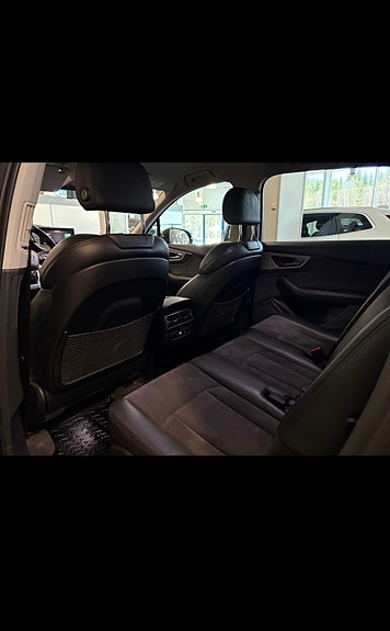 Audi Q7 8 of 22
