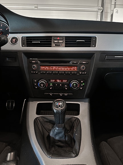 BMW 320d 15 of 27