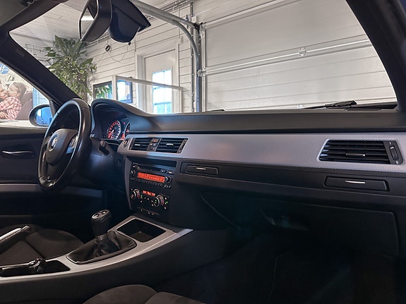 BMW 320d 10 of 27