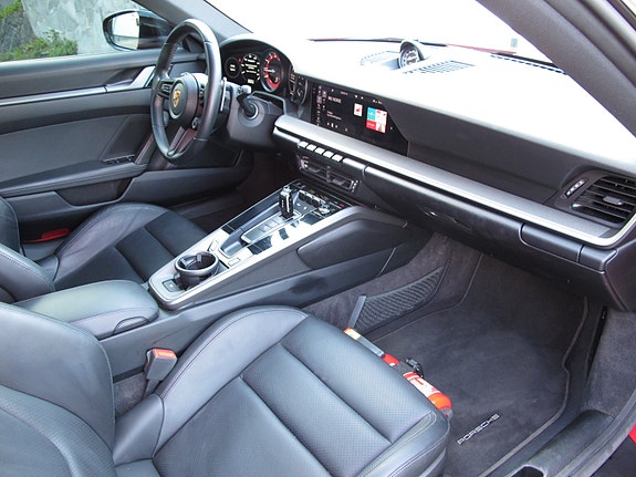 Porsche 911 21 of 30