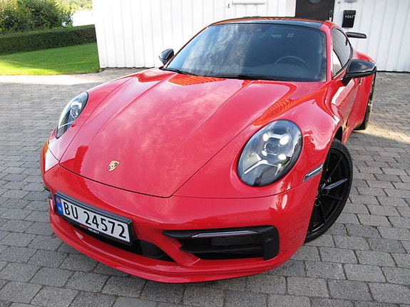 Porsche 911 16 of 30