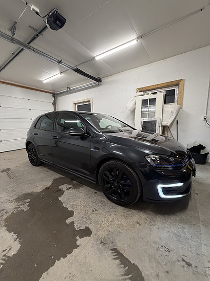 Volkswagen Golf VII 24 of 30