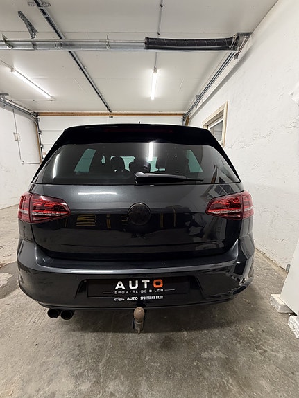 Volkswagen Golf VII 17 of 30