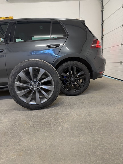 Volkswagen Golf VII 27 of 30