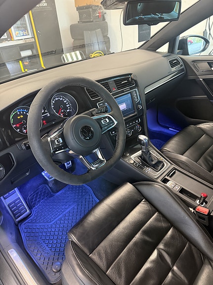 Volkswagen Golf VII 6 of 30