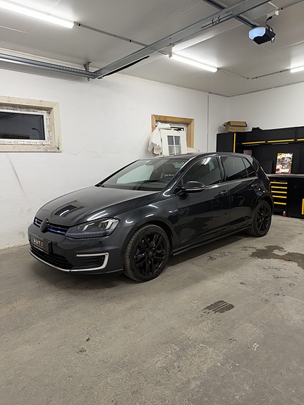 Volkswagen Golf VII 3 of 30