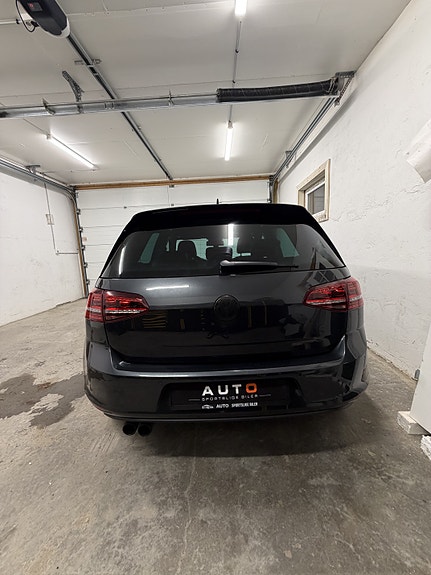 Volkswagen Golf VII 18 of 30