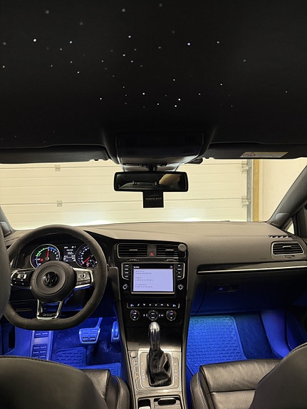 Volkswagen Golf VII 8 of 30
