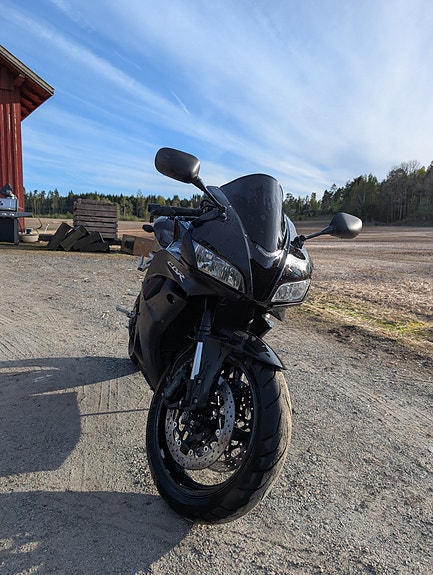 Honda CBR 600 RR 2 of 9