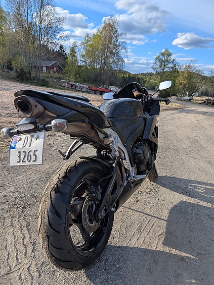 Honda CBR 600 RR 3 of 9