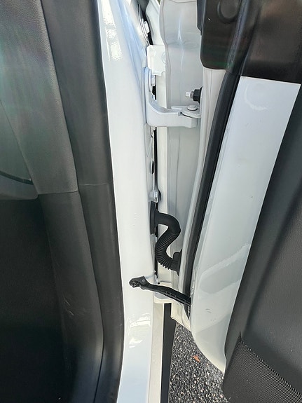 Tesla Model Y 10 of 15