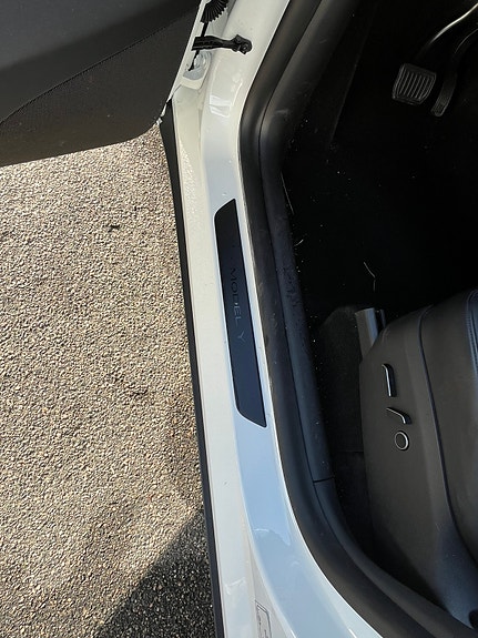 Tesla Model Y 11 of 15