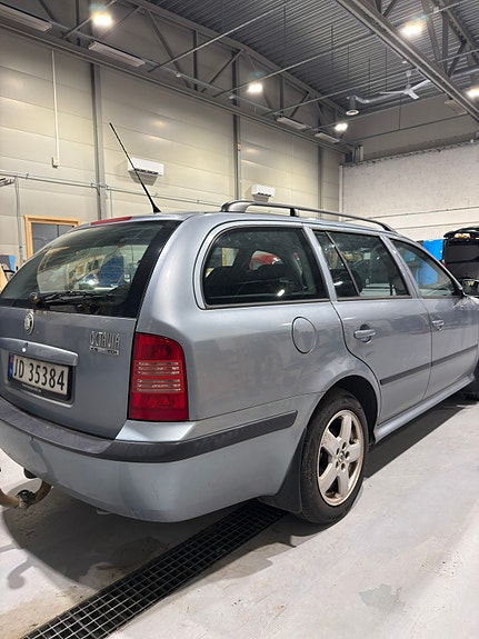 Skoda Octavia 9 of 17