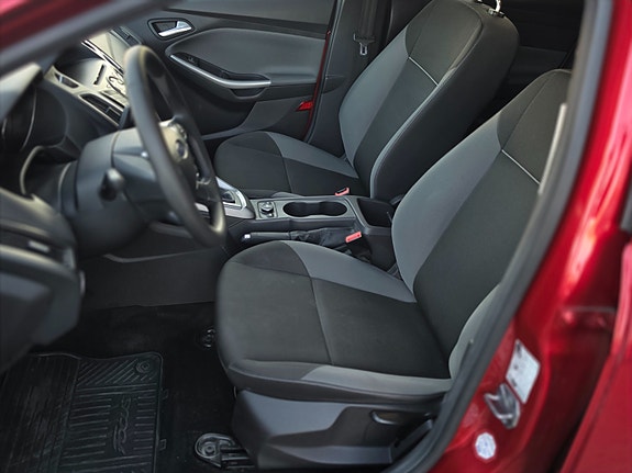 Ford Focus 12 of 24