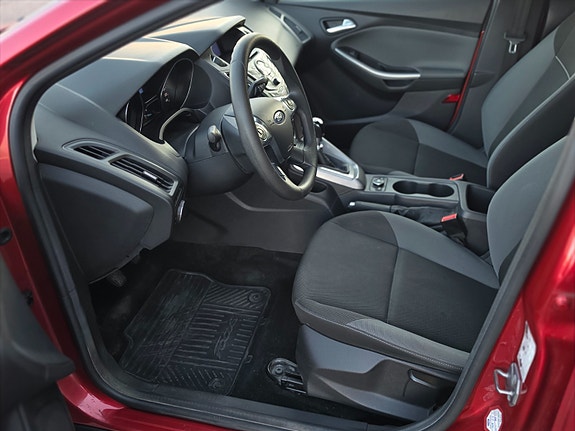 Ford Focus 11 of 24