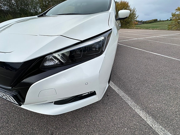 Nissan Leaf 3 of 13