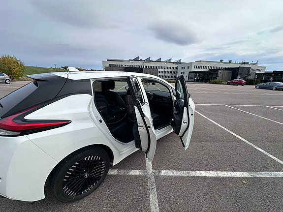 Nissan Leaf 9 of 13