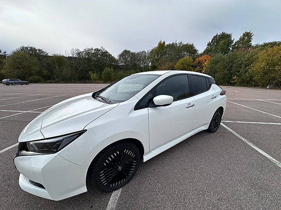 Nissan Leaf 2 of 13