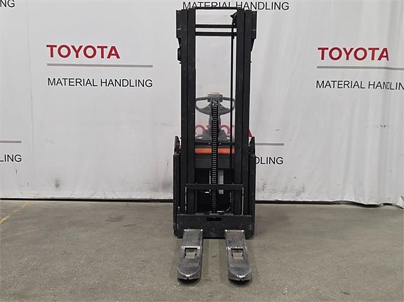 Toyota SPE140L 3 of 4